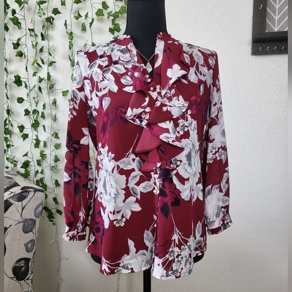 💚HP💚Karl Lagerfeld Paris Floral Pearl Button Down Ruffle Cinched Sleeve Blouse